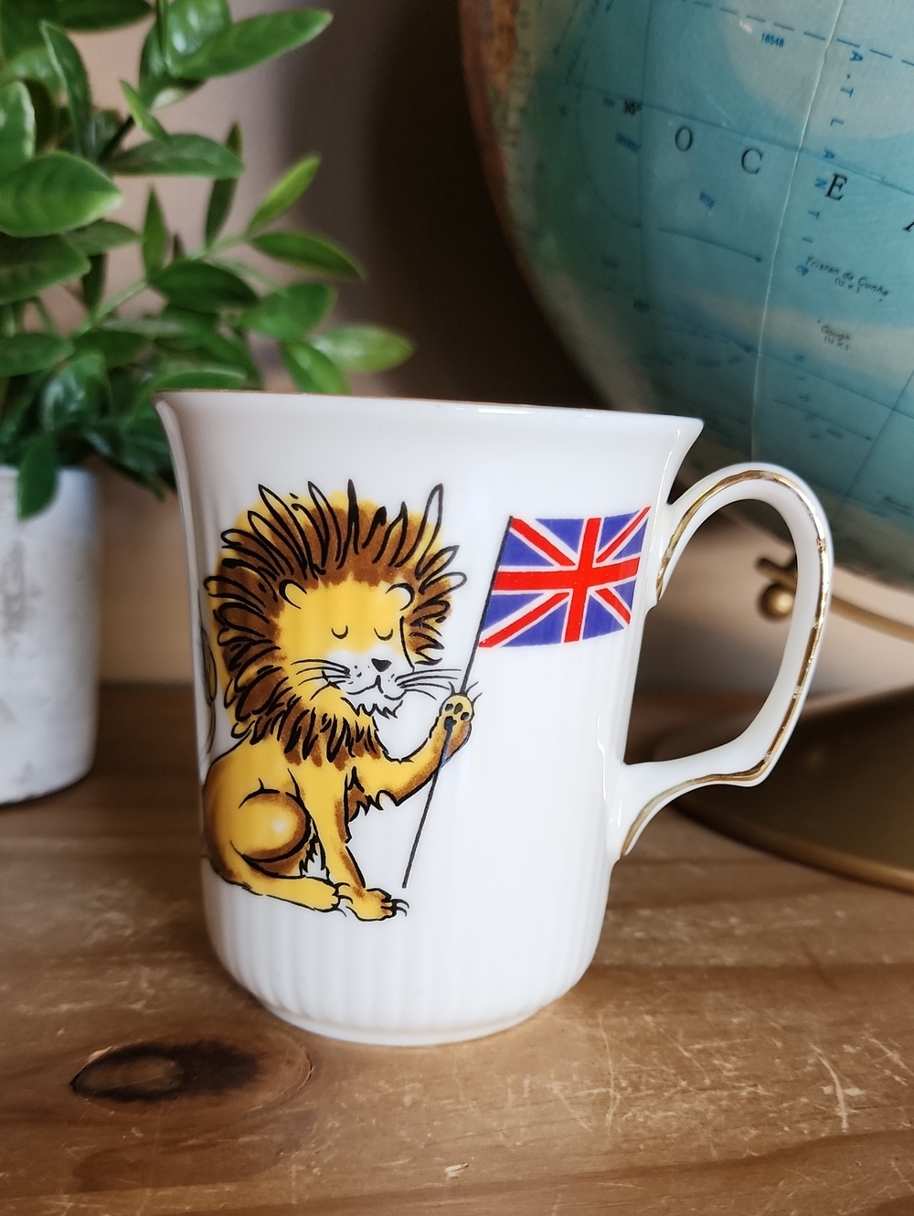 Royal Albert Bone China Mug Lion With Union Jack